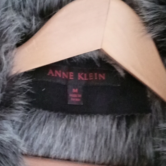 Women's coat - Picture 2 of 2